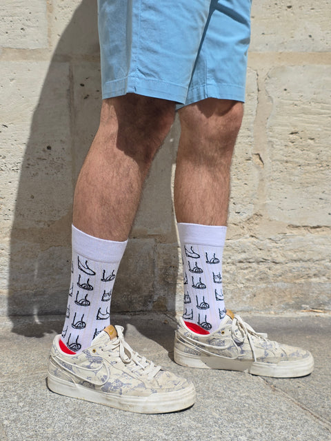 Chaussettes Luky Paw Print – Blanches avec dessous rouge
